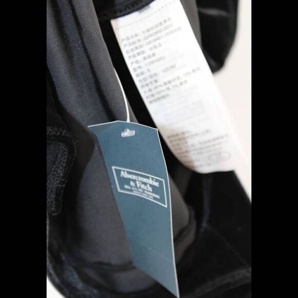 Abercrombie & Fitch Black Cowl Neck Bodysuit Size XS NWT.
Sku 541 - Picture 6 of 8